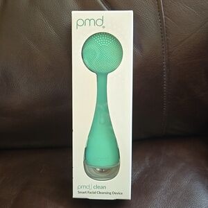 PMD Mint Green Silicone Smart Facial Cleansing Device